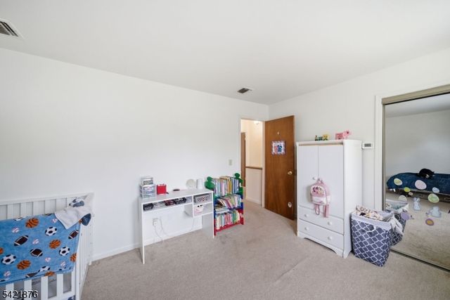 28 Village Dr, Hamburg Boro, NJ 07419