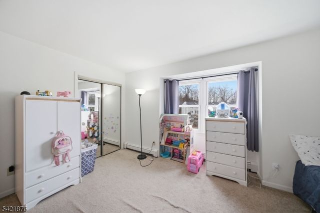 28 Village Dr, Hamburg Boro, NJ 07419