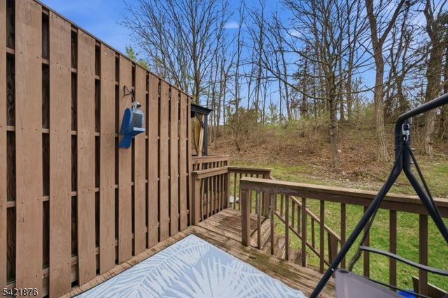 28 Village Dr, Hamburg Boro, NJ 07419