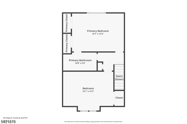 28 Village Dr, Hamburg Boro, NJ 07419