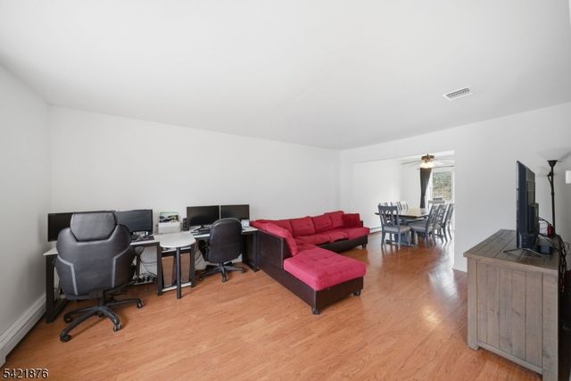 28 Village Dr, Hamburg Boro, NJ 07419