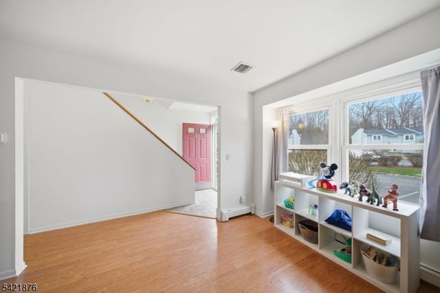 28 Village Dr, Hamburg Boro, NJ 07419