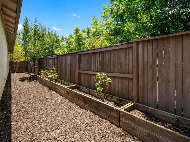 5040 Garlenda Dr, El Dorado Hills, CA 95762