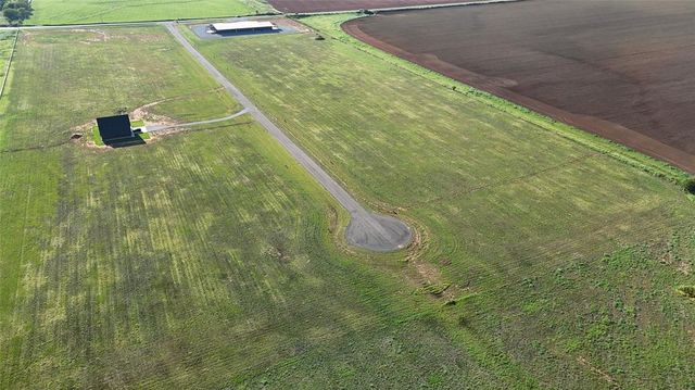 24109 E 1016 Road, Weatherford, OK 73096