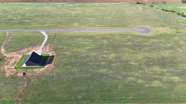 24109 E 1016 Road, Weatherford, OK 73096