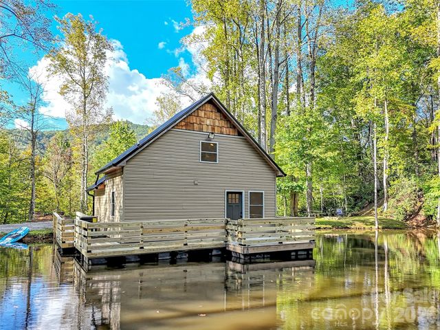 535 Hemlock Loop, Maggie Valley, NC 28751