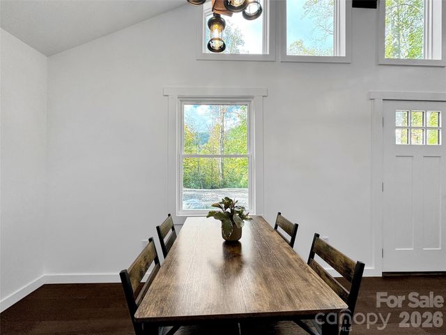 535 Hemlock Loop, Maggie Valley, NC 28751