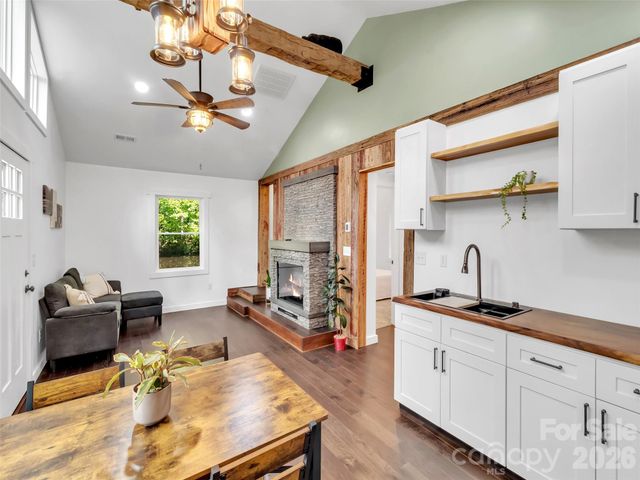 535 Hemlock Loop, Maggie Valley, NC 28751