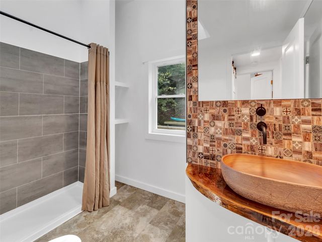535 Hemlock Loop, Maggie Valley, NC 28751
