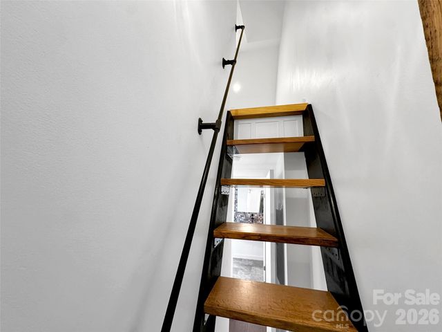 535 Hemlock Loop, Maggie Valley, NC 28751
