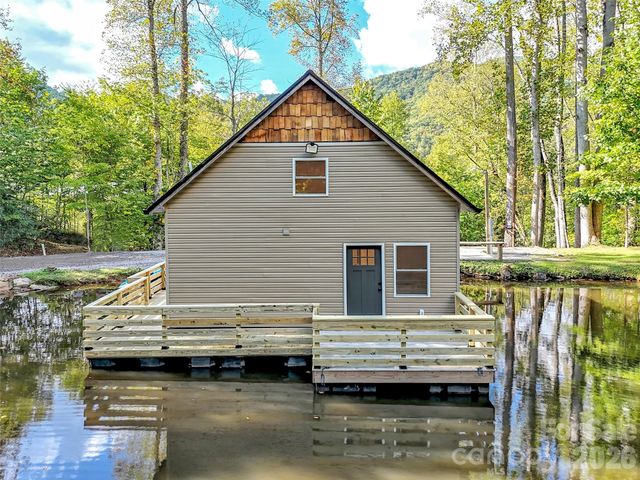 535 Hemlock Loop, Maggie Valley, NC 28751