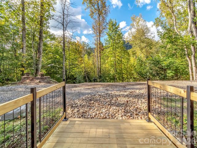535 Hemlock Loop, Maggie Valley, NC 28751