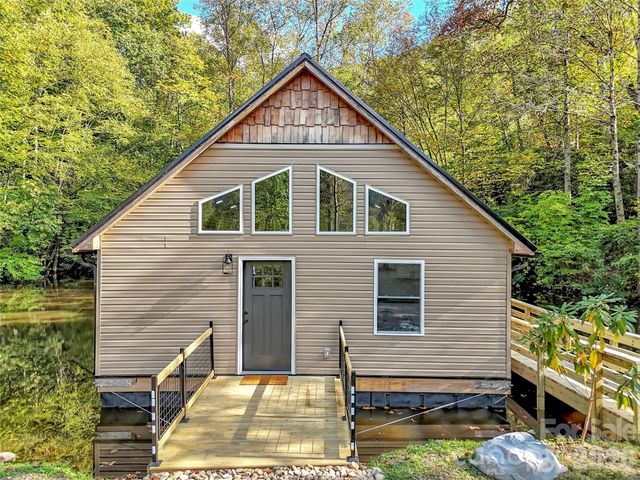 535 Hemlock Loop, Maggie Valley, NC 28751
