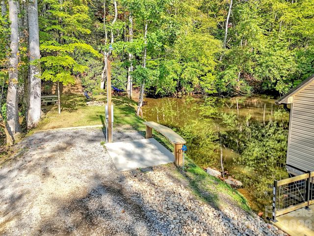 535 Hemlock Loop, Maggie Valley, NC 28751