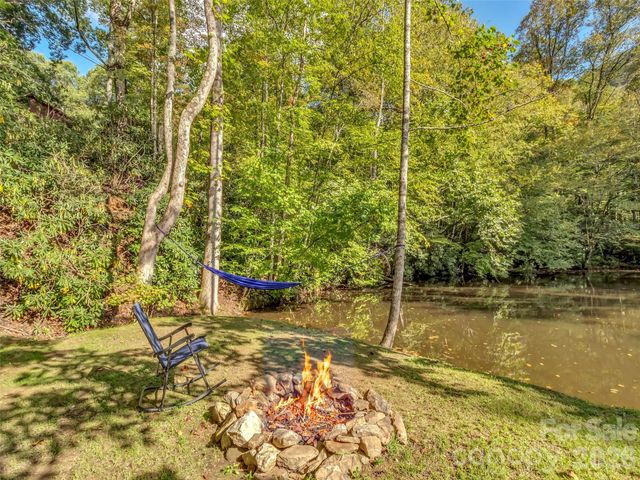535 Hemlock Loop, Maggie Valley, NC 28751
