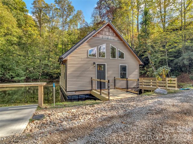 535 Hemlock Loop, Maggie Valley, NC 28751