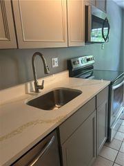 25 Bullocks Point Avenue 5C, East Providence, RI 02915
