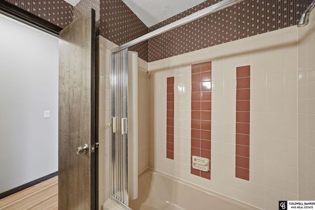 1811 S 133rd Street, Omaha, NE 68144