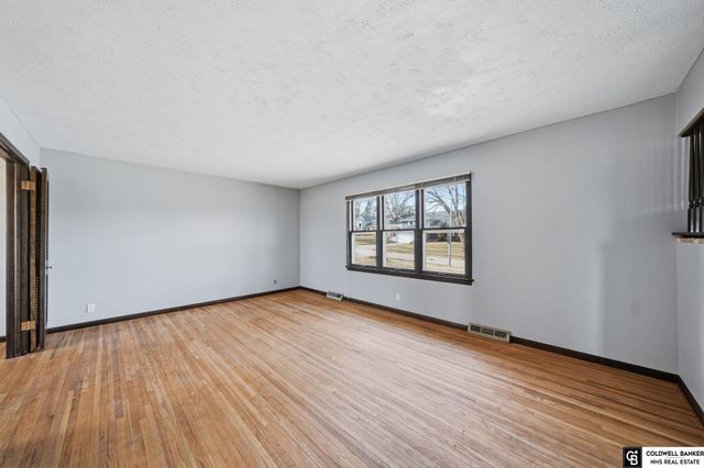 1811 S 133rd Street, Omaha, NE 68144