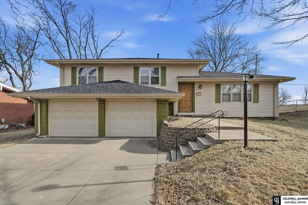 1811 S 133rd Street, Omaha, NE 68144
