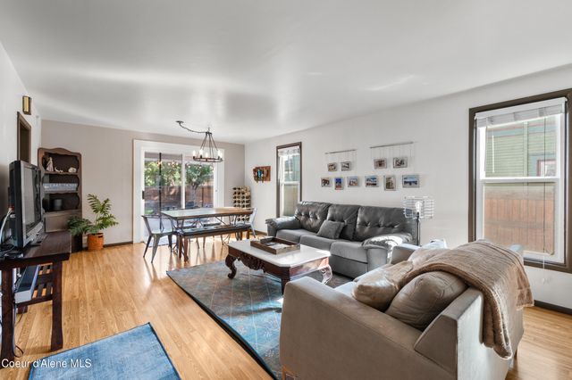 606 N 4th Ave, Sandpoint, ID 83864