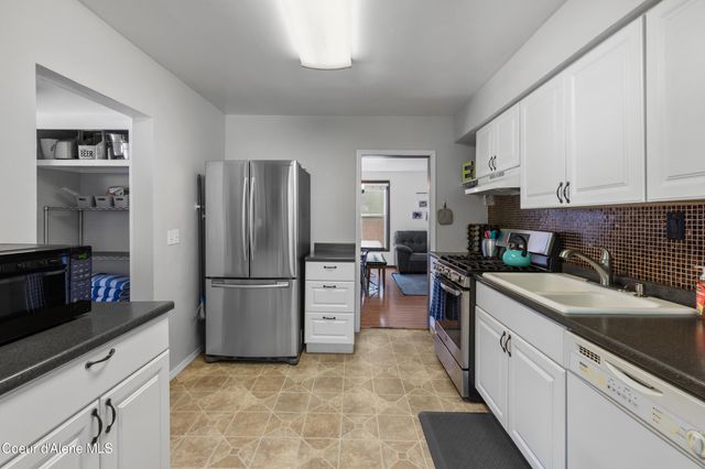606 N 4th Ave, Sandpoint, ID 83864