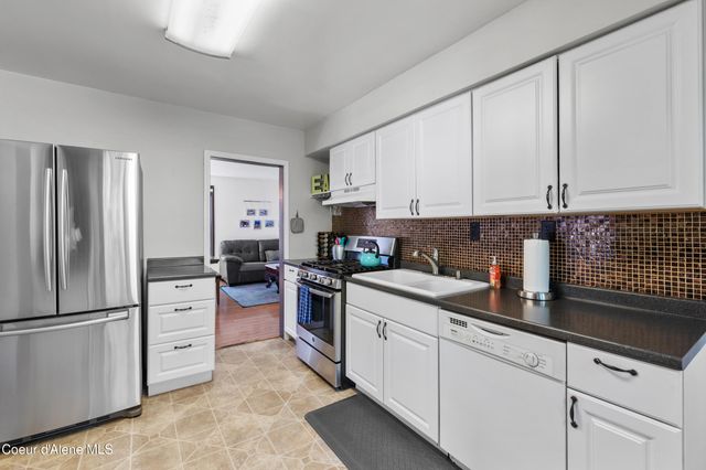 606 N 4th Ave, Sandpoint, ID 83864