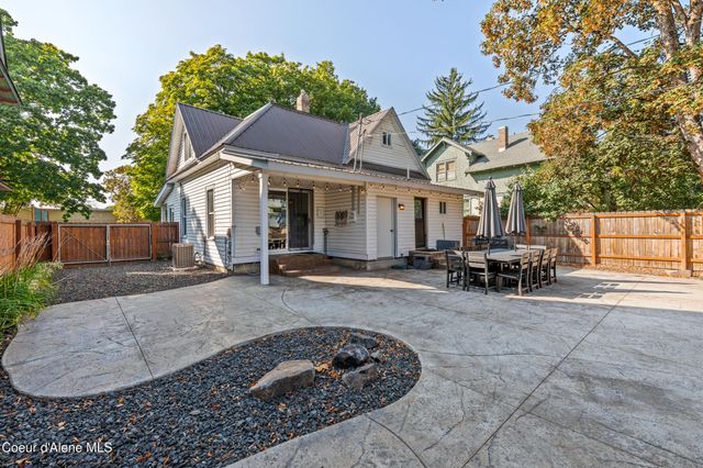 606 N 4th Ave, Sandpoint, ID 83864