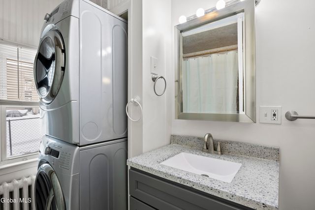 25 Chestnut Street, Cohoes, NY 12047