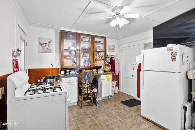 25 Chestnut Street, Cohoes, NY 12047