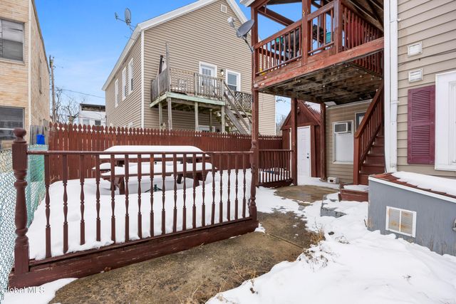 25 Chestnut Street, Cohoes, NY 12047