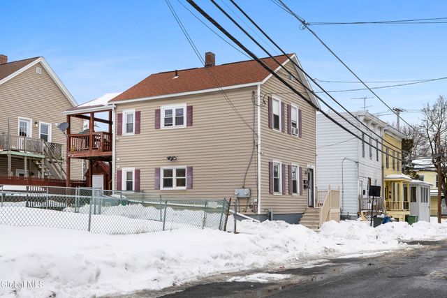 25 Chestnut Street, Cohoes, NY 12047