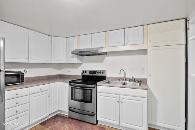 25 Chestnut Street, Cohoes, NY 12047