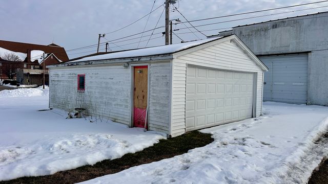 504 W Poplar Street, West Frankfort, IL 62896