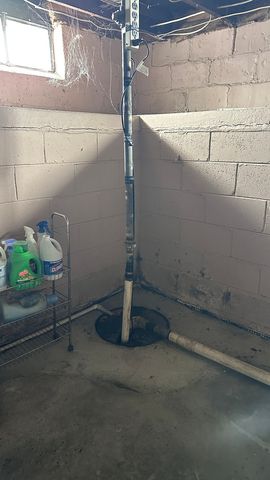 504 W Poplar Street, West Frankfort, IL 62896