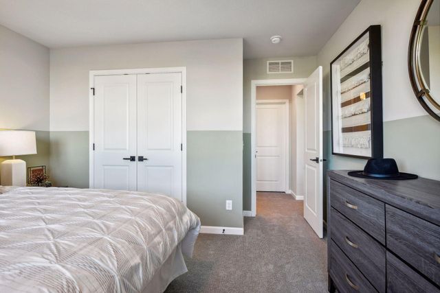 1542 Philipp Way, Shakopee, MN 55379