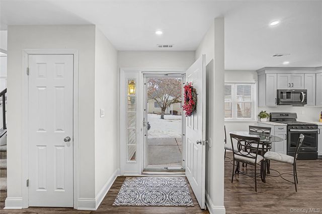 168 Gothic Circle, Manorville, NY 11949