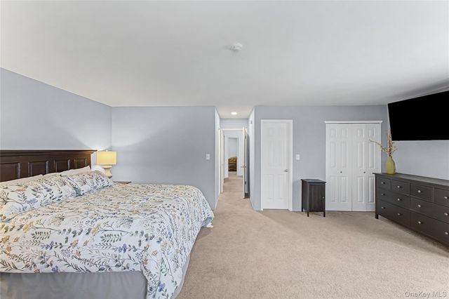 168 Gothic Circle, Manorville, NY 11949