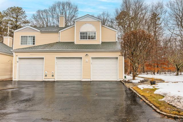 168 Gothic Circle, Manorville, NY 11949