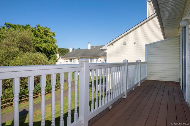 216 Center Court 216, Medford, NY 11763