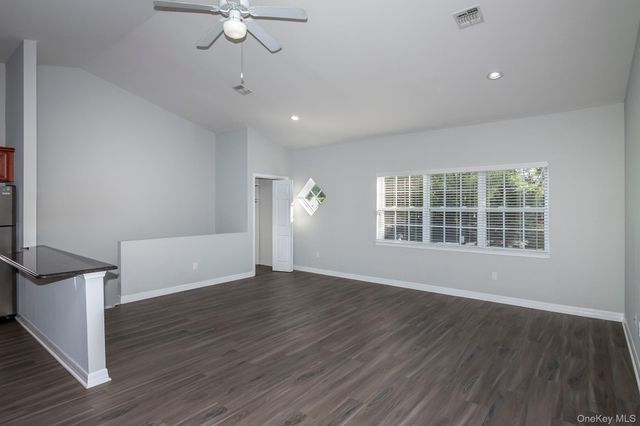 216 Center Court 216, Medford, NY 11763