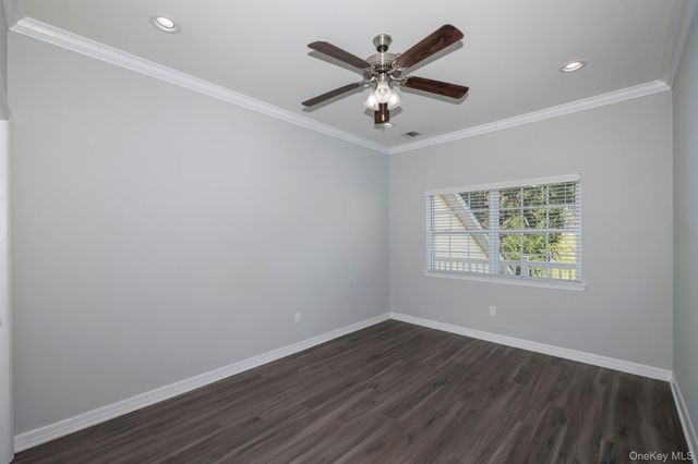 216 Center Court 216, Medford, NY 11763