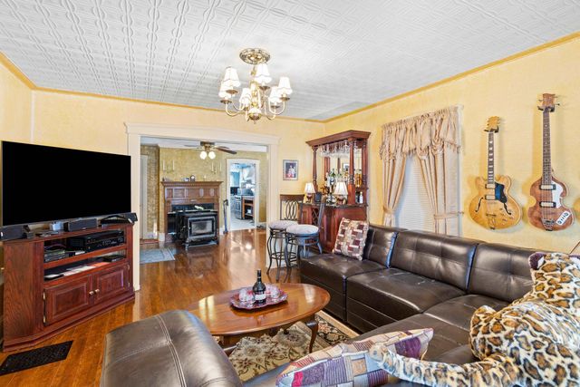 14 Cottage Street, Nashua, NH 03060