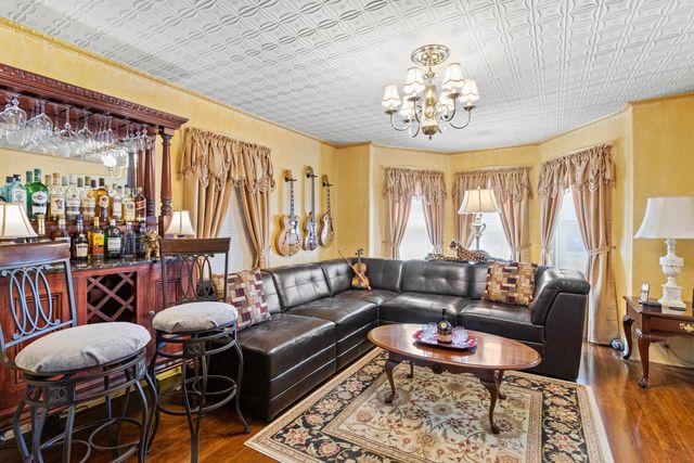 14 Cottage Street, Nashua, NH 03060