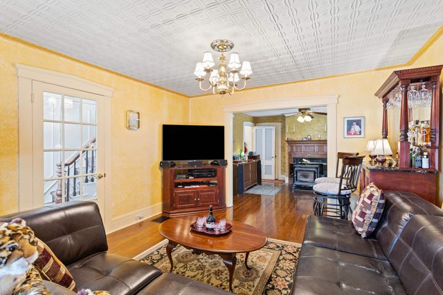 14 Cottage Street, Nashua, NH 03060