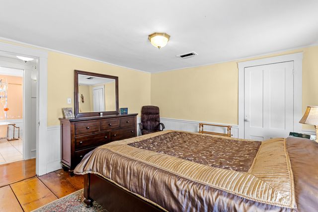 14 Cottage Street, Nashua, NH 03060