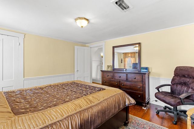 14 Cottage Street, Nashua, NH 03060
