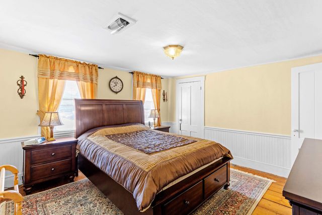 14 Cottage Street, Nashua, NH 03060