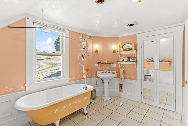 14 Cottage Street, Nashua, NH 03060