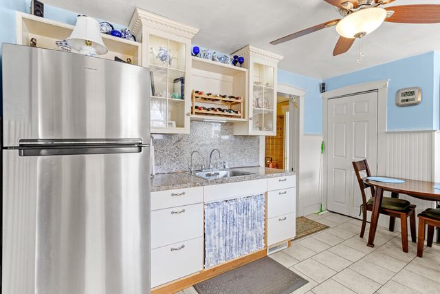14 Cottage Street, Nashua, NH 03060